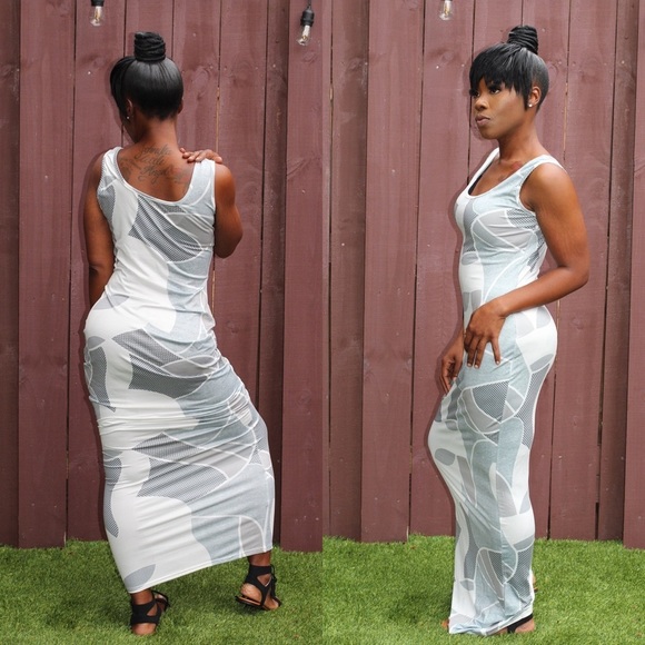 SOLD Printed Dress - Picture 4 of 6